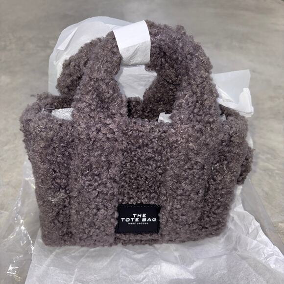 Marc Jacobs Women's The Teddy Small Tote Grey New Sealed Rare - Picture 2 of 12
